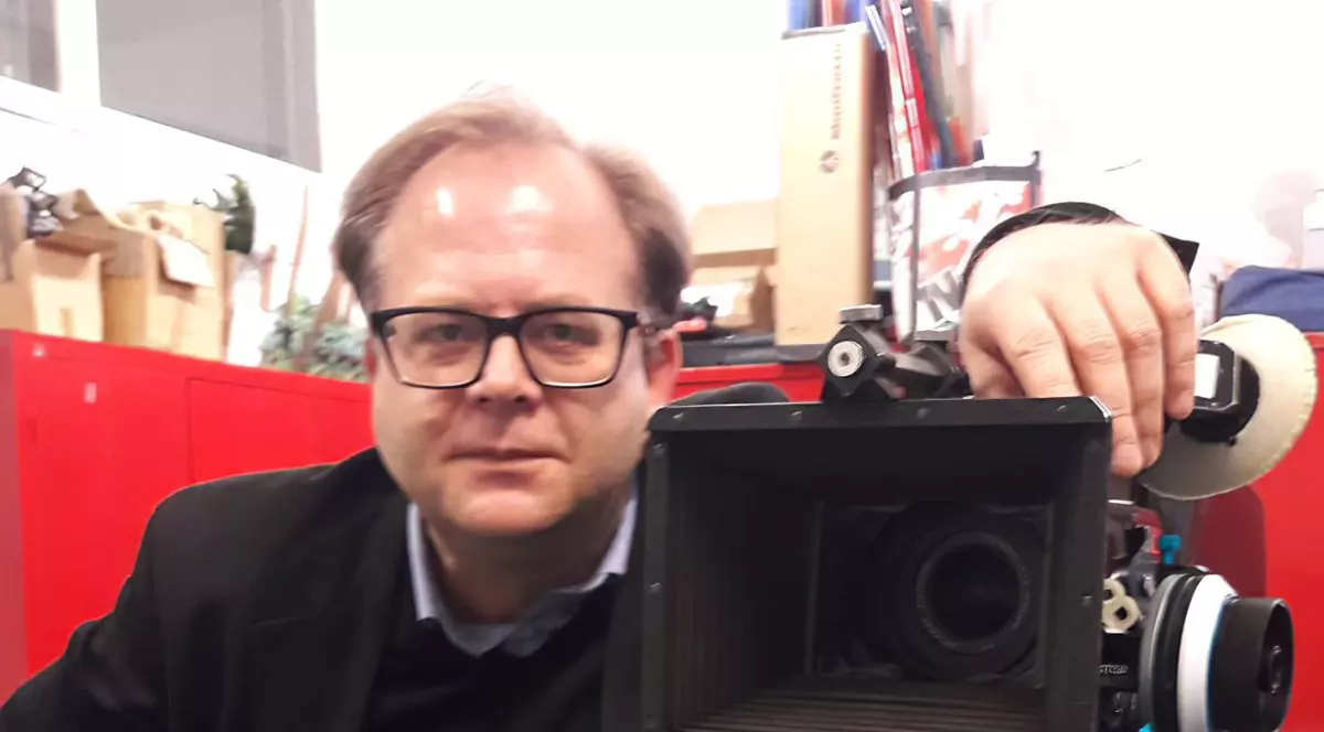 Regizorul Rafael Kapelinski: „Când vezi filme acasă e ca și cum ai mânca dulciuri. La cinema cauți Sfântul Graal”