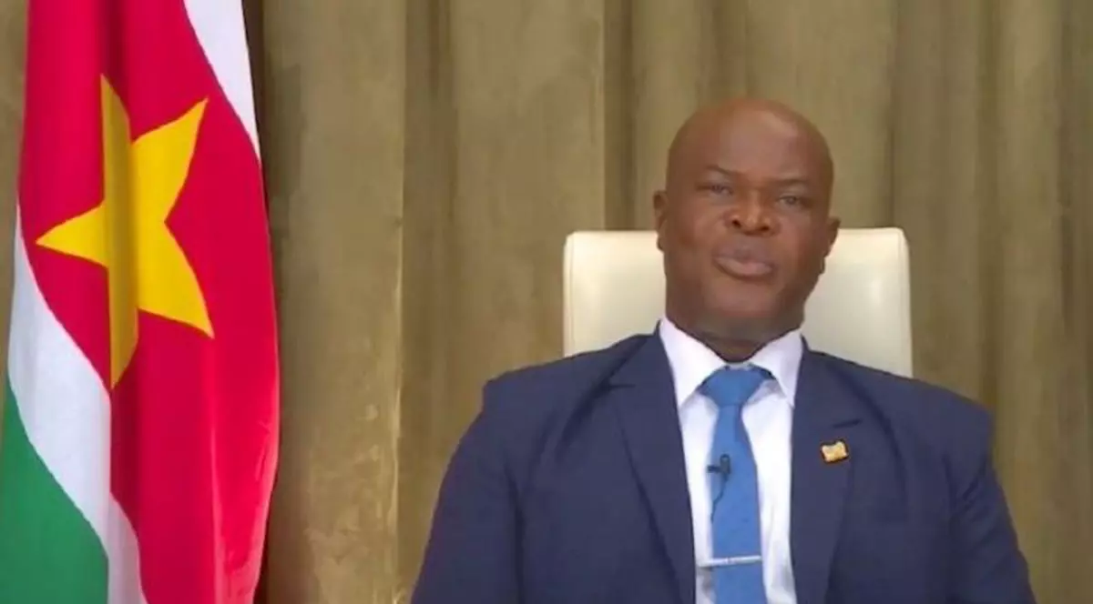 Vicepreședintele din Surinam a fost suspendat 3 ani din fotbal, după ce ar fi dat bani jucătorilor echipei adverse