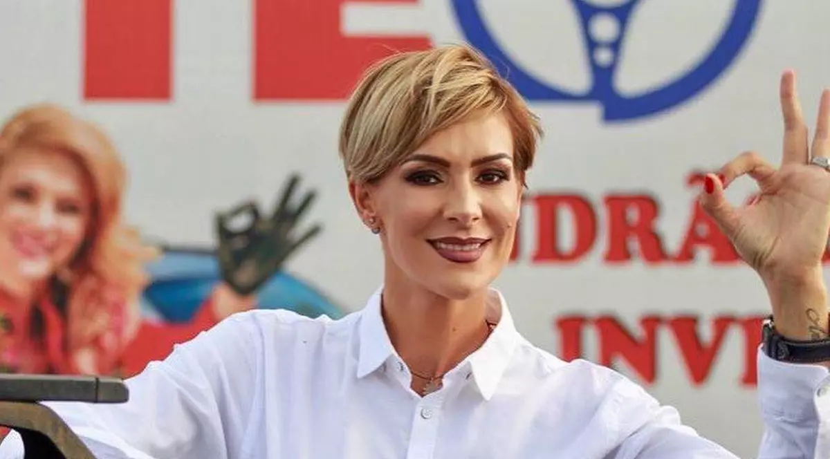 Roxana Ciuhulescu, despre jobul la stat alături de ministrul Eduard Novak: „Salariile sunt altfel decât la privat”