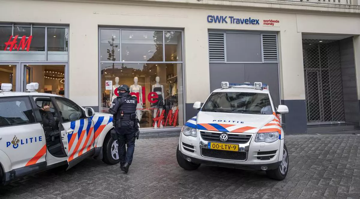 Britanic săltat în Olanda când lua masa, de polițiștii care l-au confundat cu șeful mafiei siciliene, căutat din 1993