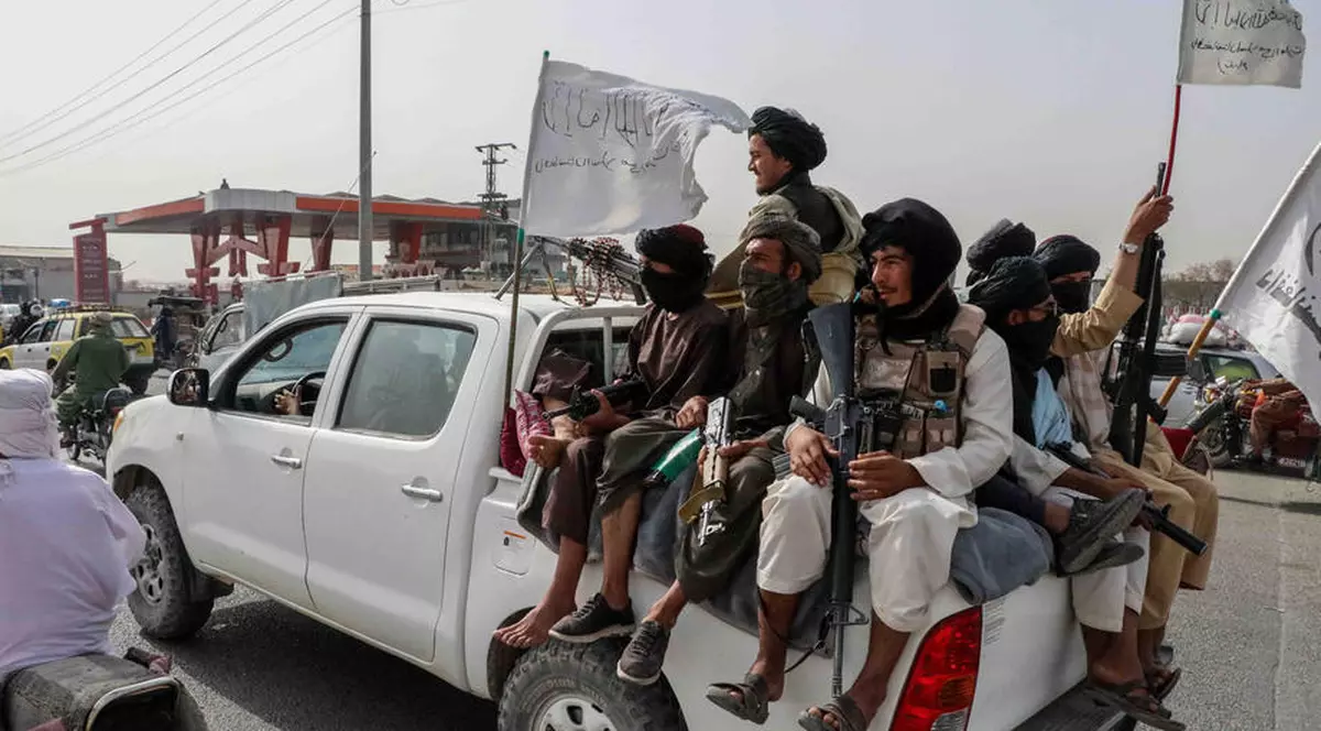Talibanii s-au luat la bătaie în fața palatului prezidențial. Motivul scandalului dintre liderii grupării