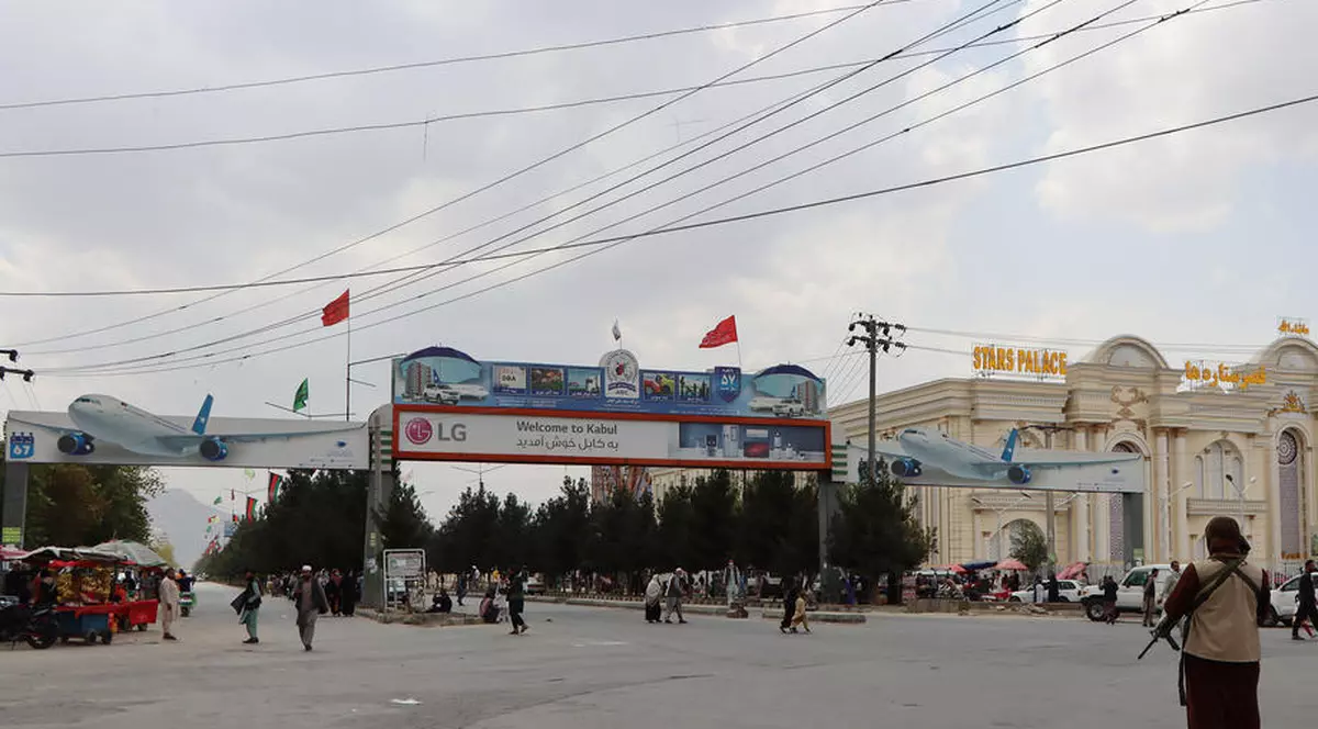 Talibanii au autorizat primul zbor comercial de pe aeroportul din Kabul, de la plecarea americanilor