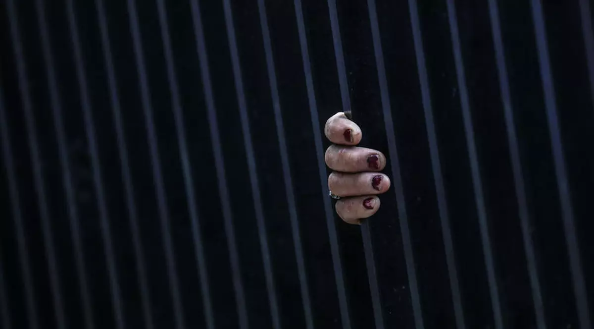 Poliția indiană a arestat 28 de persoane, suspectate că au agresat sexual o fată de 15 ani. Coșmarul a durat nouă luni