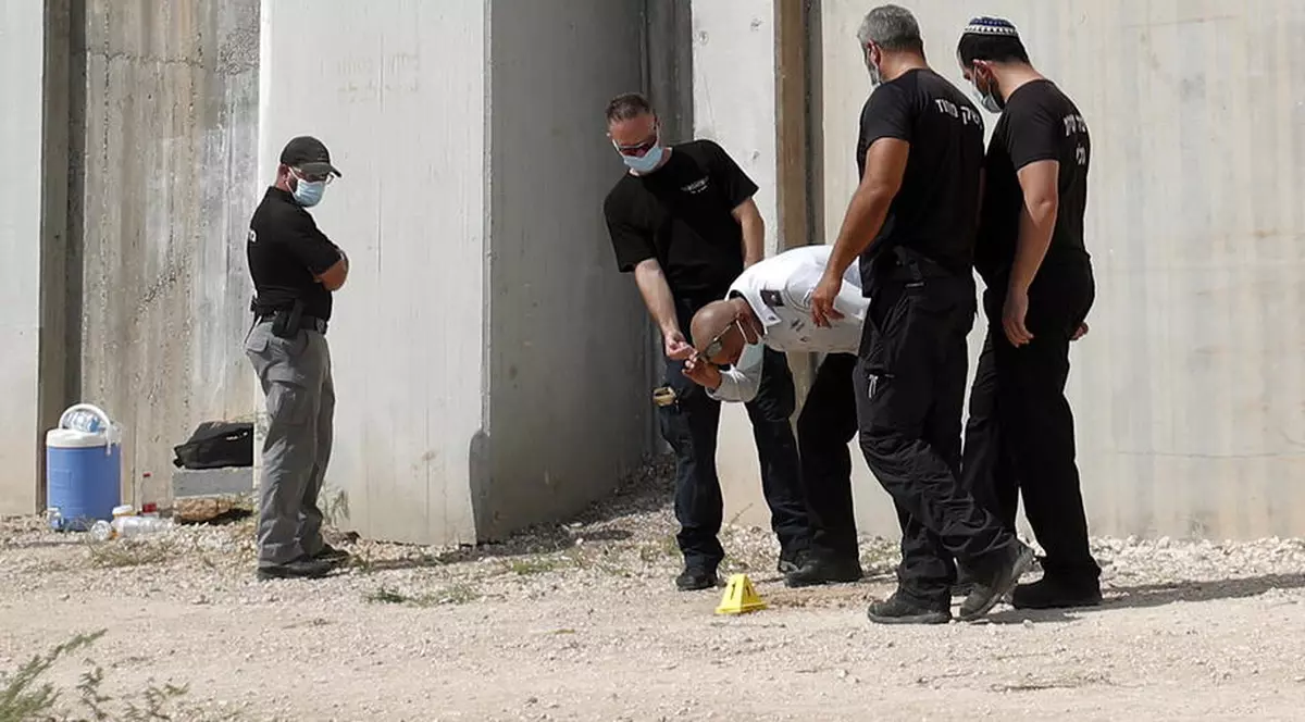 Patru din cei șase teroriști palestienieni evadați dintr-o închisoare din Israel au fost capturați