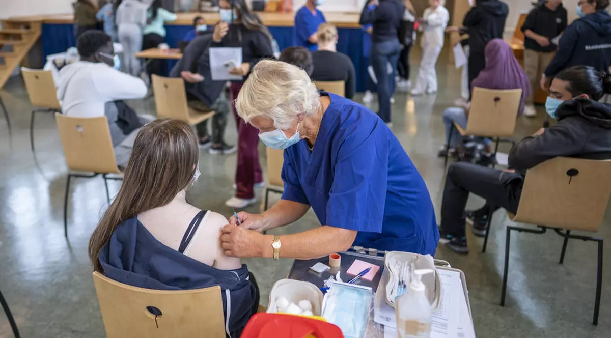 Peste 90.000 de români s-au vaccinat în ultimele 24 de ore. Cei mai mulți, cu rapelul