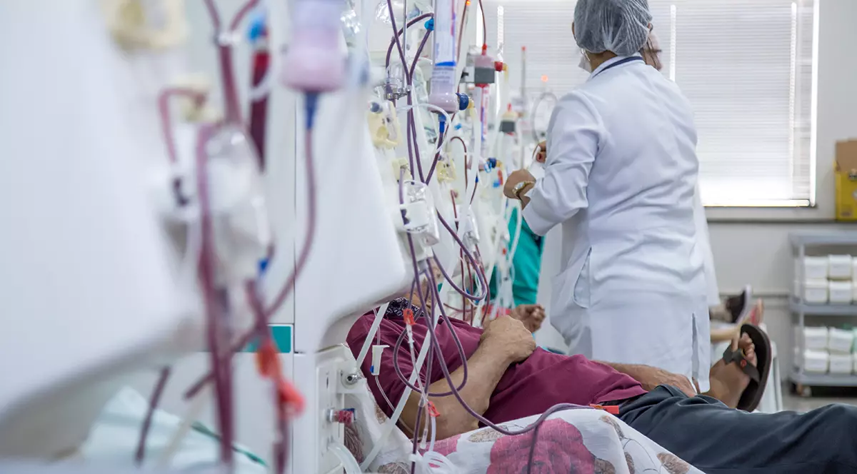 Interlop învoit din închisoare, ca să facă dializă. Nu are cine să-l escorteze la spital, a motivat Administrația Penitenciarelor