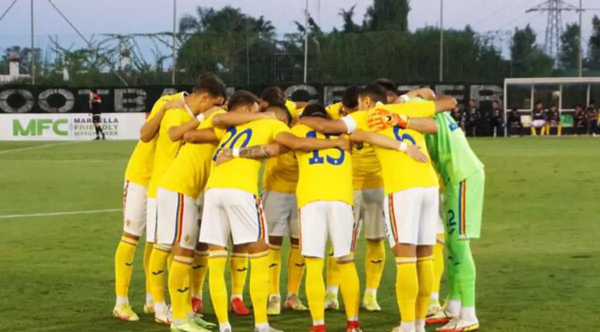 Trei jucători ai naționalei de tineret, scandal cu înjurături în avionul cu care s-au întors din stagiul din Spania. Reacția selecționerului Florin Bratu