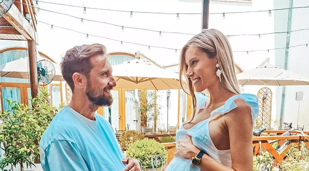 Gabriela Prisăcariu a publicat primele imagini cu chipul fiului ei. „Shhhh! Să nu afle Dani”