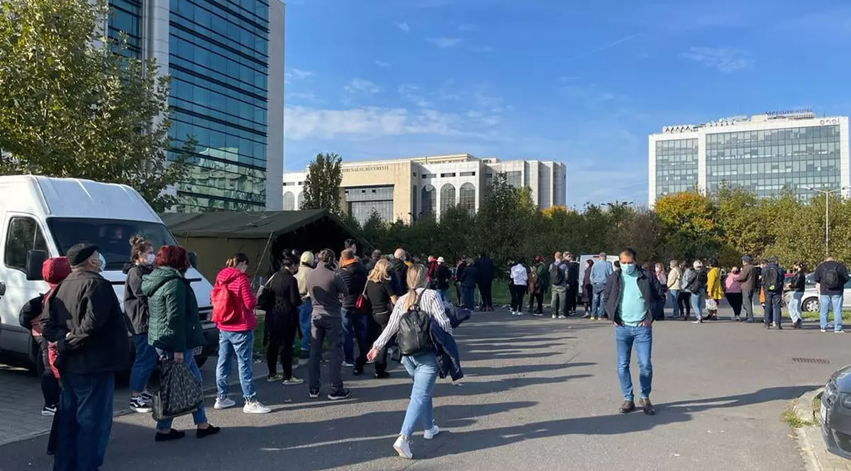 A doua zi a Maratonului Vaccinării din București. Câte persoane s-au imunizat până acum