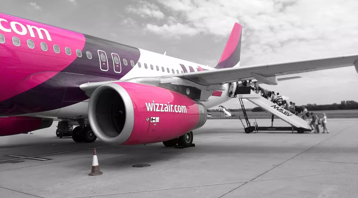 Wizz Air a anunțat că anulează mai multe zboruri în următoarele zile. Ce pot face pasagerii afectați