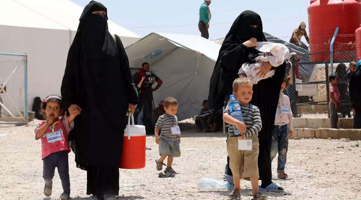 Copiii ISIS: familiile europene ale militanților uciși trăiesc și acum în Siria, în detenție, sărăcie și expuse la radicalizare