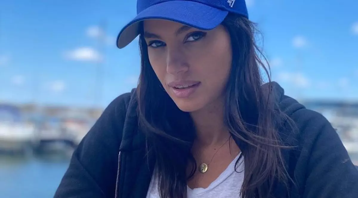 Cum arată Alina Pușcău după ce s-a vindecat de COVID-19. Actrița pleacă din România: „Sunt bine și pot să călătoresc”