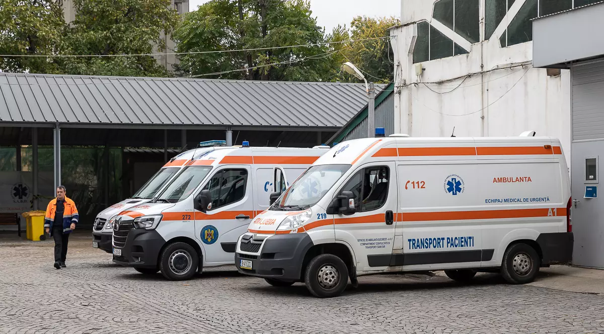 Două fetițe din Satu Mare, mama și bunica lor, la spital, după ce s-au spălat pe cap cu șampon pentru oi