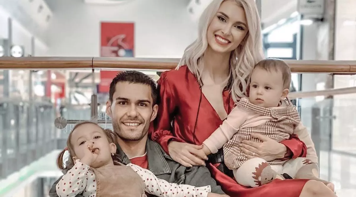 Andreea Bălan și George Burcea alături de fetele lor