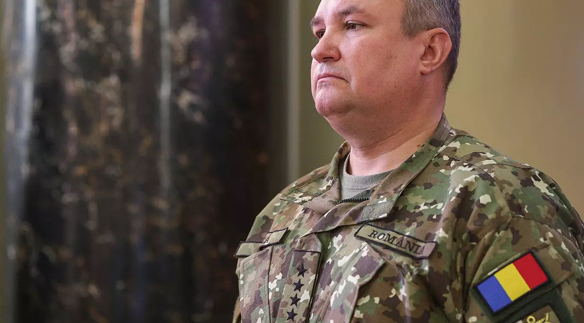 Ciucă premier: până acum am pus grade pe umăr campaniei de vaccinare, DSP-urilor și unor spitale, acum vrem să militarizăm tot Guvernul