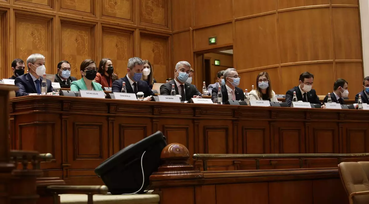 Cursa pentru Guvern, luată de la capăt. Ce urmează acum în criza politică