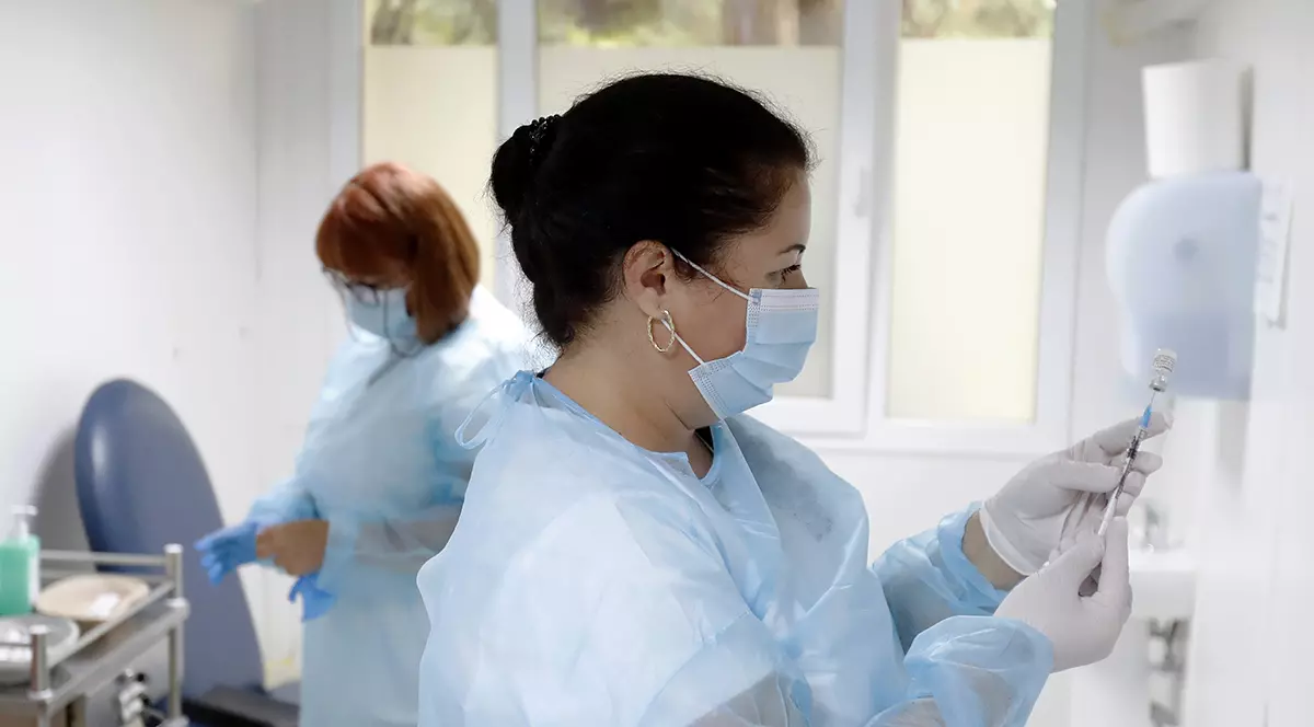 Aproape 70.000 de persoane vaccinate anti-COVID în ultimele 24 de ore, dintre care peste 28.000 cu prima doză