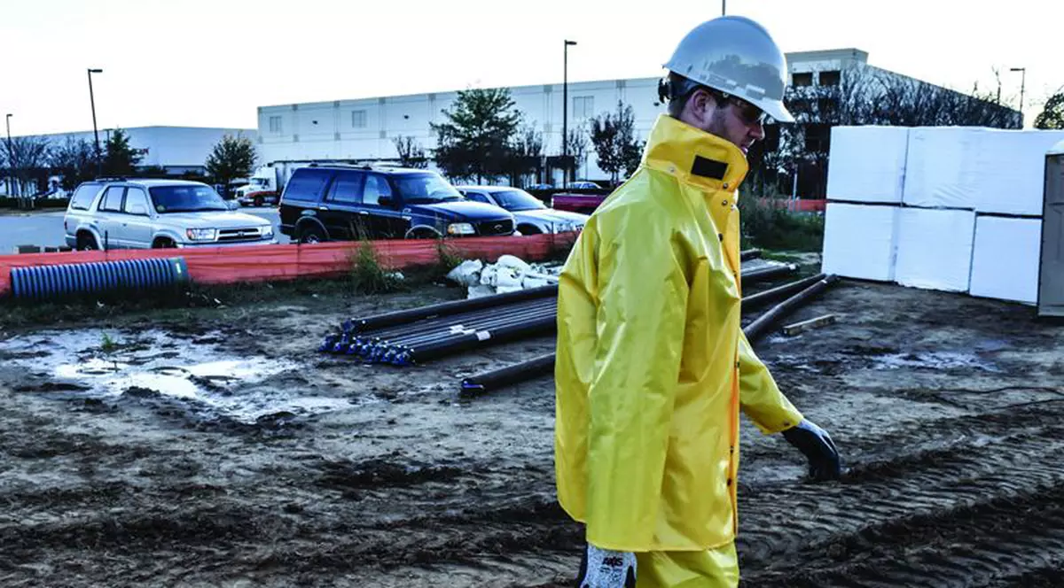 Încălțăminte de lucru și haine de ploaie pentru toamnă