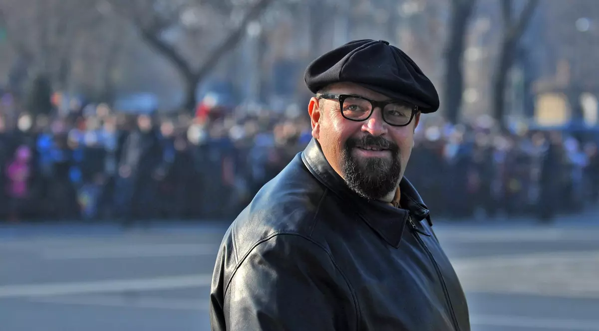 Ce ne spun sondajele comandate de Primăria Sectorului 5 despre încrederea cetățenilor în echipa Piedone: 48% cred că direcția este greșită