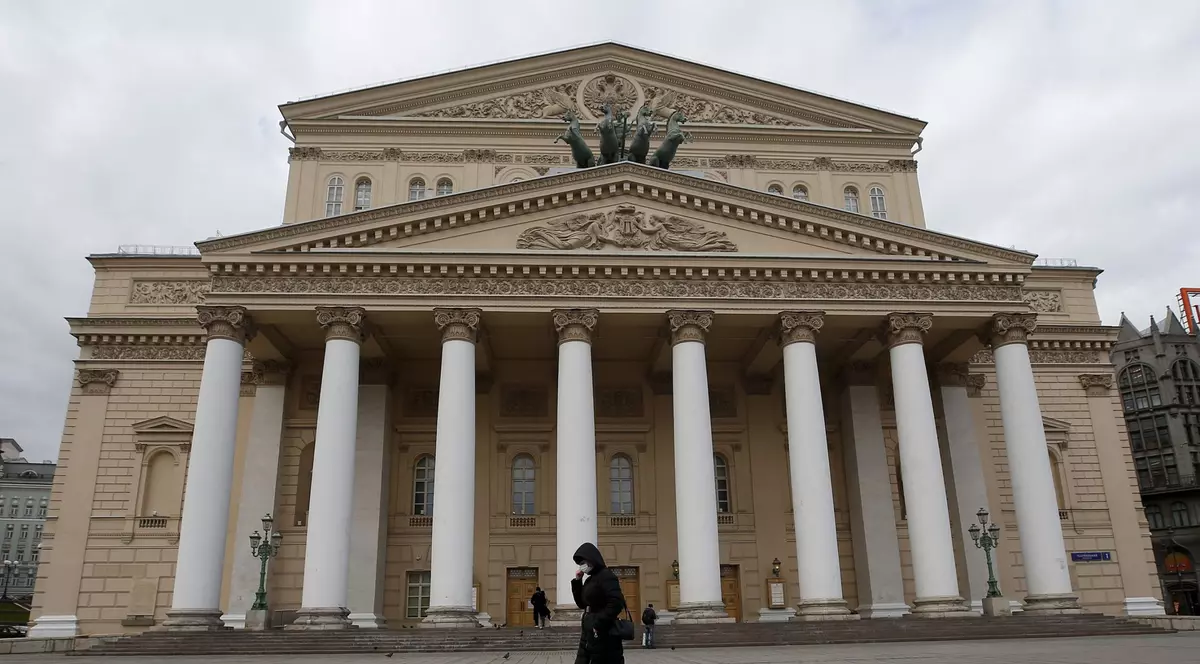 Un dansator de la Teatrul Bolșoi din Moscova a murit sub ochii spectatorilor, strivit de un decor