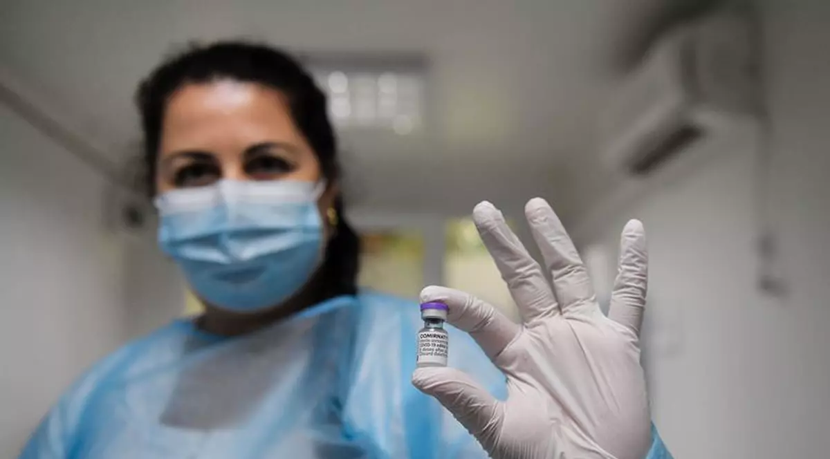 O nouă tranșă de 335.200 de doze de vaccin Moderna sosește vineri în România