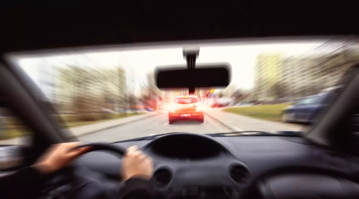 Care este distanța de frânare a mașinii în funcție de viteză