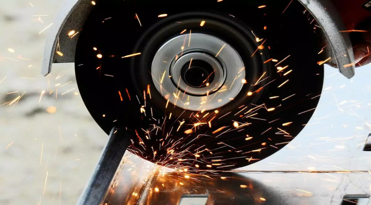 Polizorul sau flexul - unealtă bună la toate în gospodărie și la locul de muncă