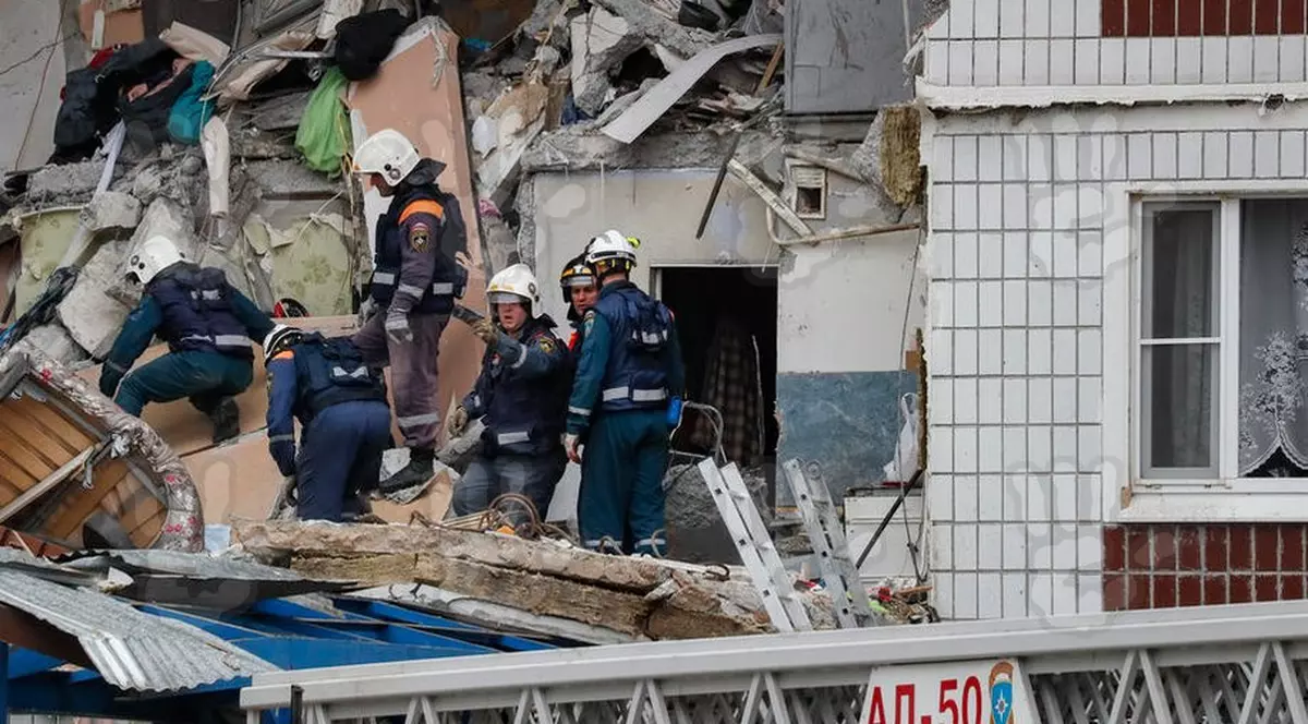 Explozie într-un bloc de apartamente din Rusia. 4 persoane au fost rănite