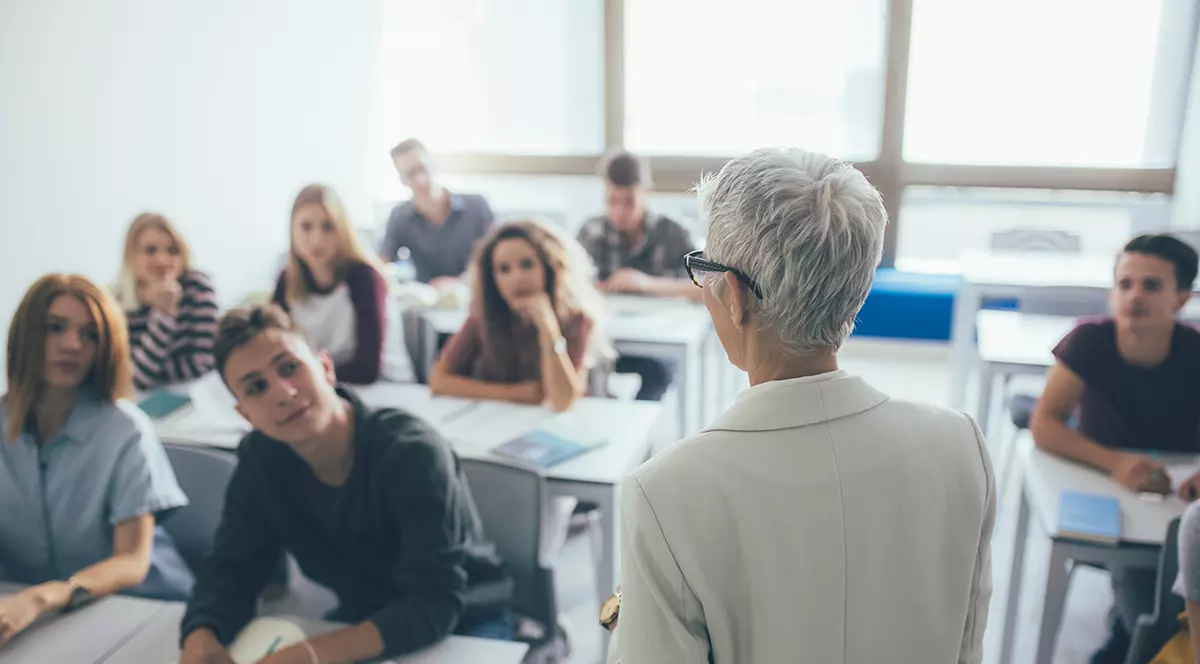 Ce spune legea despre ce pot vorbi profesorii la ore. Lider sindical: „Doar a instiga la violență intră sub incidența Codului Penal”