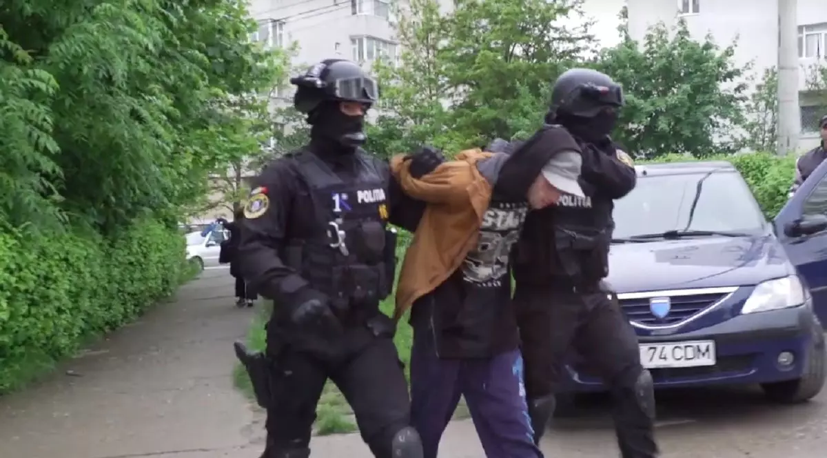 Fenomenul „legalelor”. Povestea tânărului care se droga de la 12 ani și a ucis doi oameni pentru etnobotanice