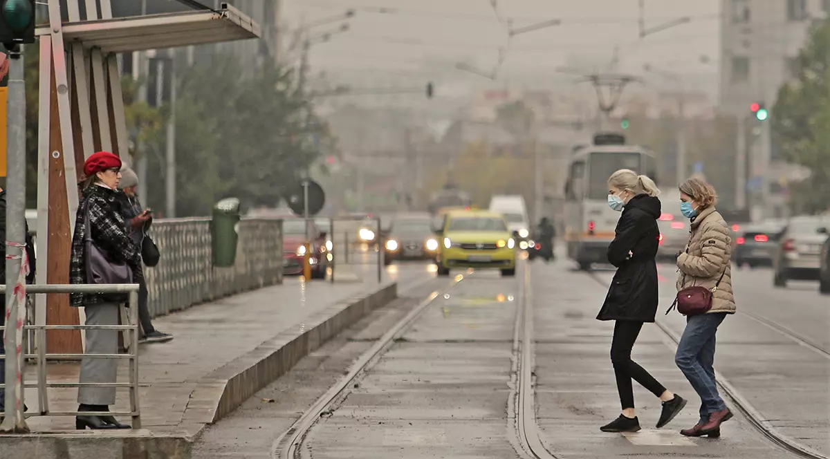 Sondaj despre inconștiența din trafic. Ce reguli încalcă, cel mai frecvent, șoferii și pietonii