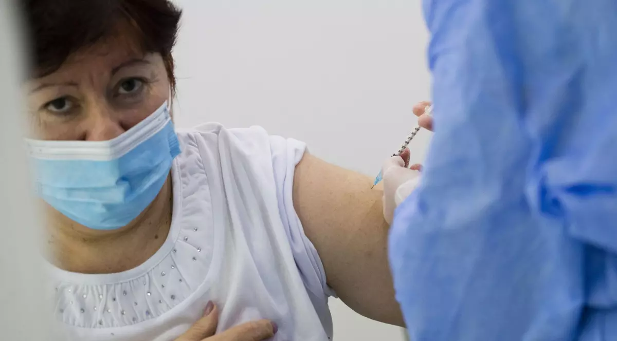 Un director de spital spune unde au greșit medicii în campania de vaccinare. „Nu am fost în stare să explicăm pe înțelesul tuturor ce e cu acest vaccin”