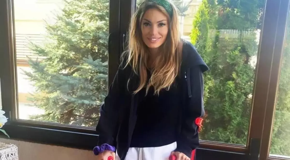 FOTO. Valentina Pelinel, în cârje. „Sunt pe mâini bune, dar e nevoie de răbdare multă”