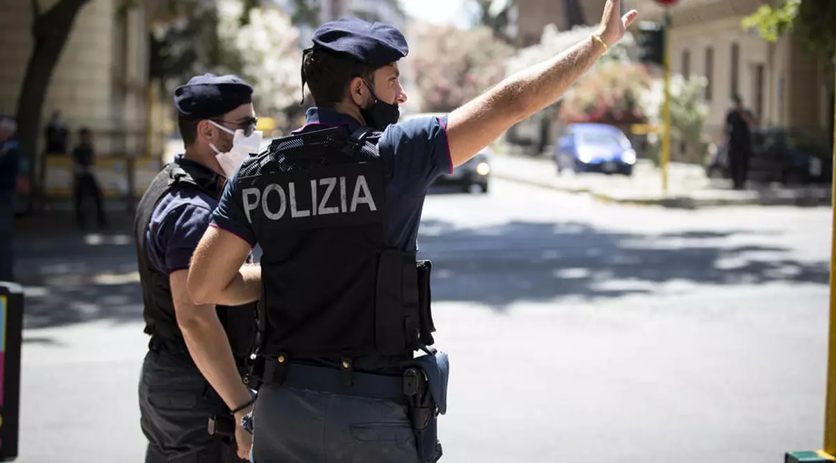 Un italian și-a ținut doi ani mama moartă zidită într-un dulap, pentru a-i lua pensia