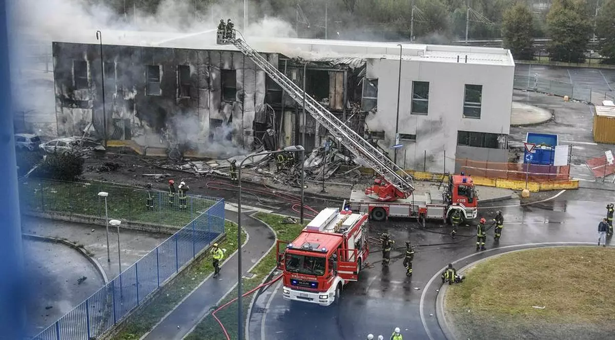 Șapte români au murit în accidentul aviatic de lângă Milano, confirmă MAE