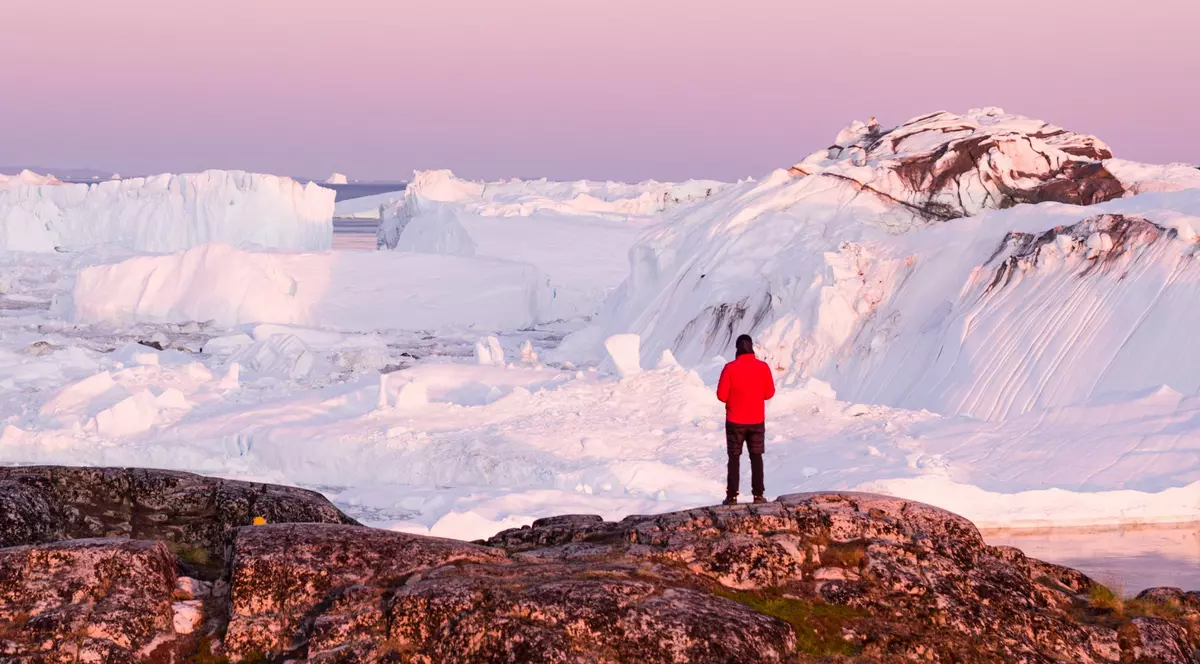 Studiu: Topirea gheții din Groenlanda agravează riscurile de inundaţii. Ce se va întâmpla până în anul 2100