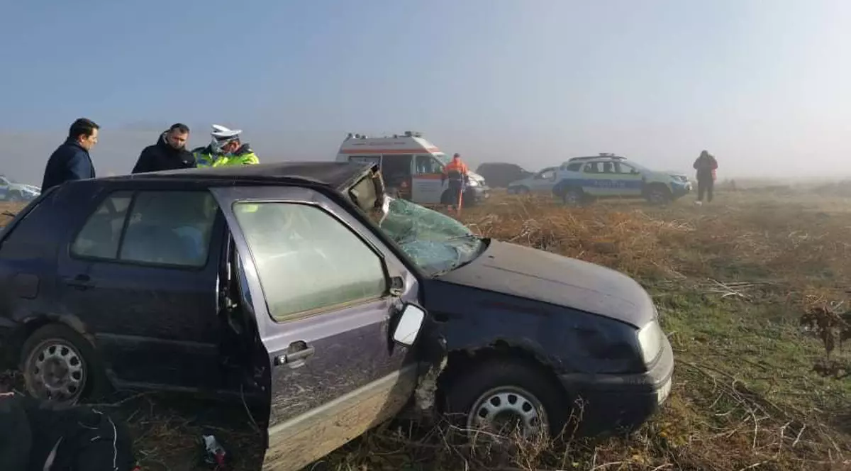 Un adolescent de 17 ani a murit, iar fratele său de 16 ani a fost rănit într-un accident. Victimele, localizate după telefon
