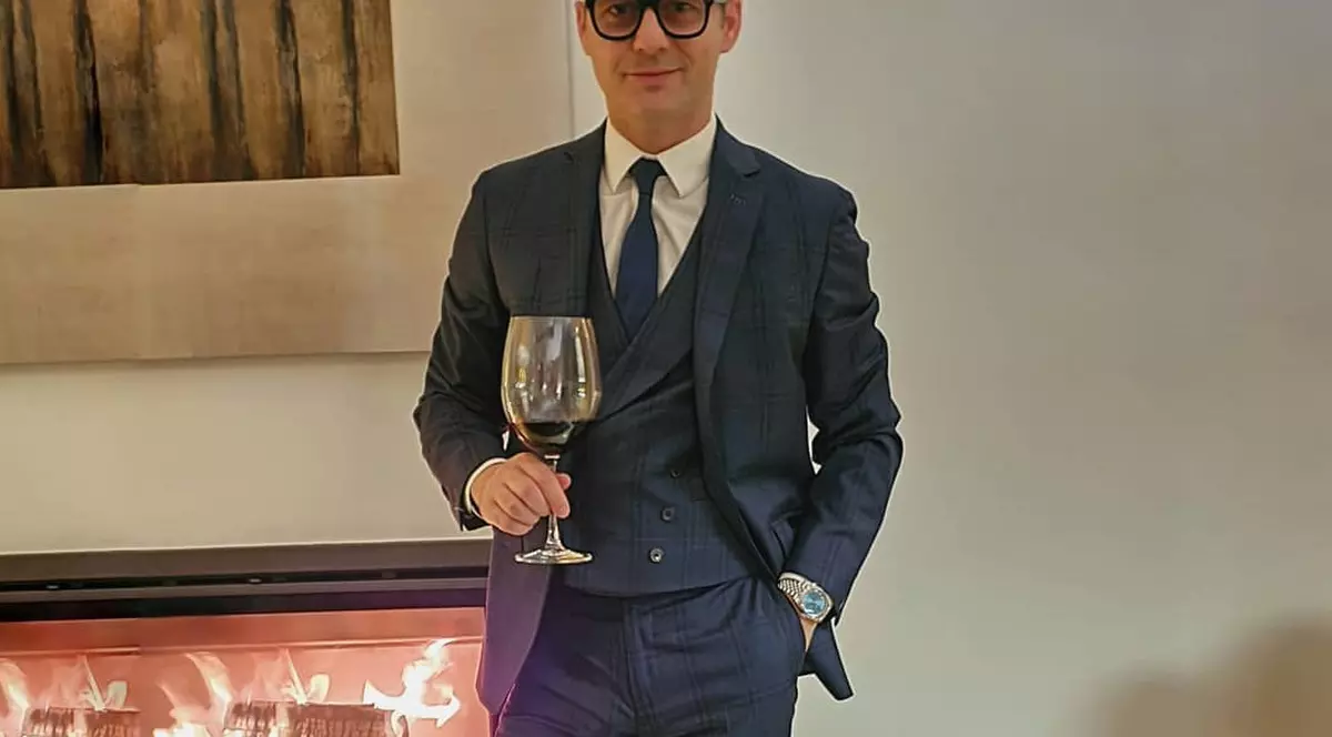 Ce i s-a întâmplat lui Adrian Sînă la o nuntă din Pakistan unde a fost invitat să cânte. „Parcă am visat”