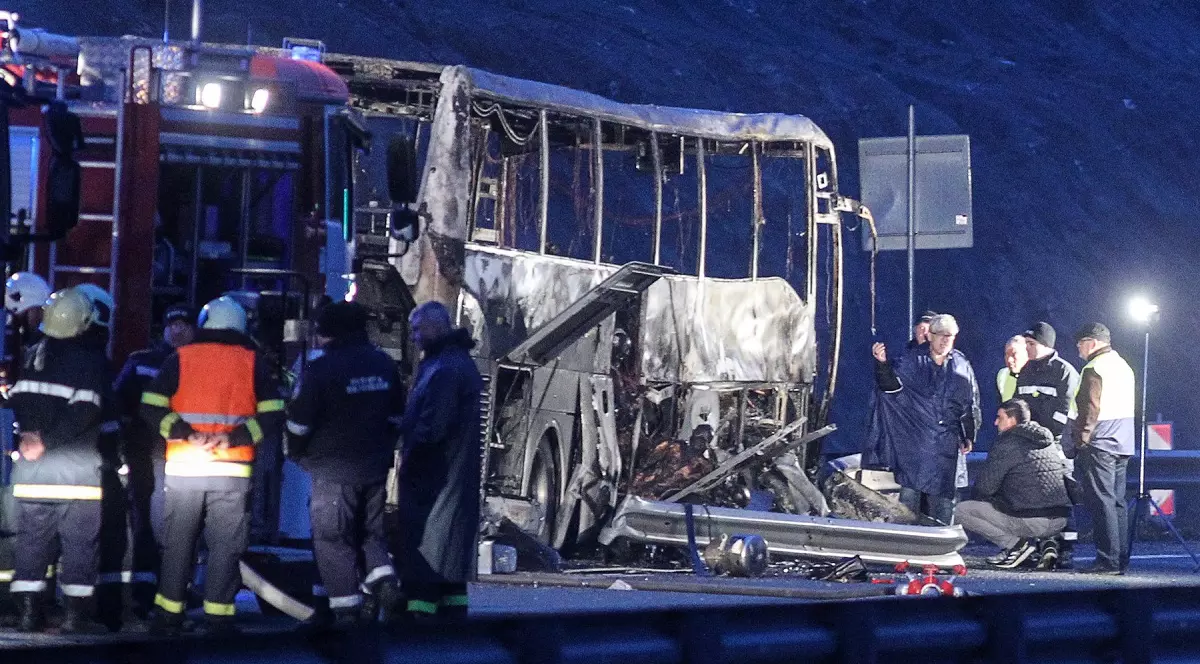 Cel puțin 45 de oameni au murit, în Bulgaria, după ce un autocar a luat foc. Printre victime, 12 copii