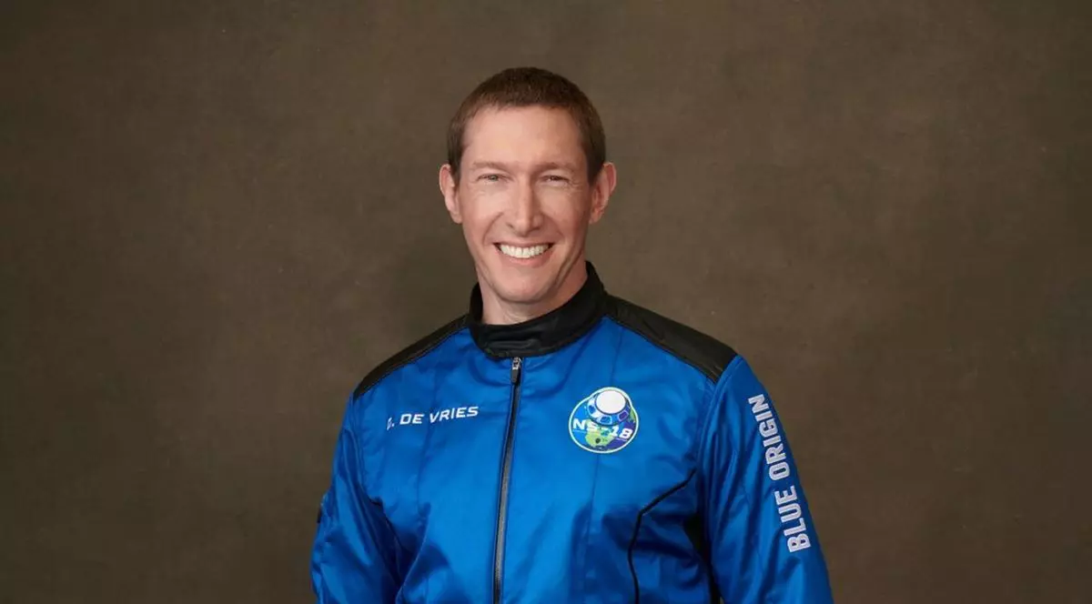 A supraviețuit unei călătorii în spațiu în urmă cu o lună, dar a murit joi într-un accident aviatic