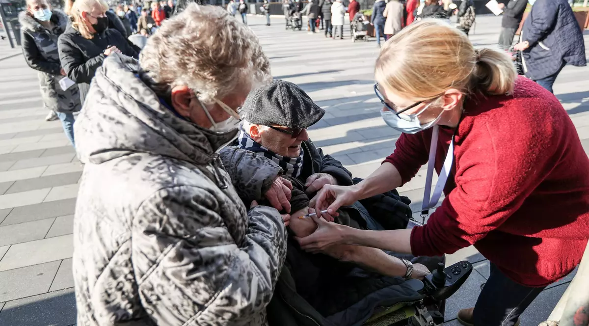 Germania mobilizează 12.000 de soldați în lupta cu COVID. Ce misiuni vor avea militarii