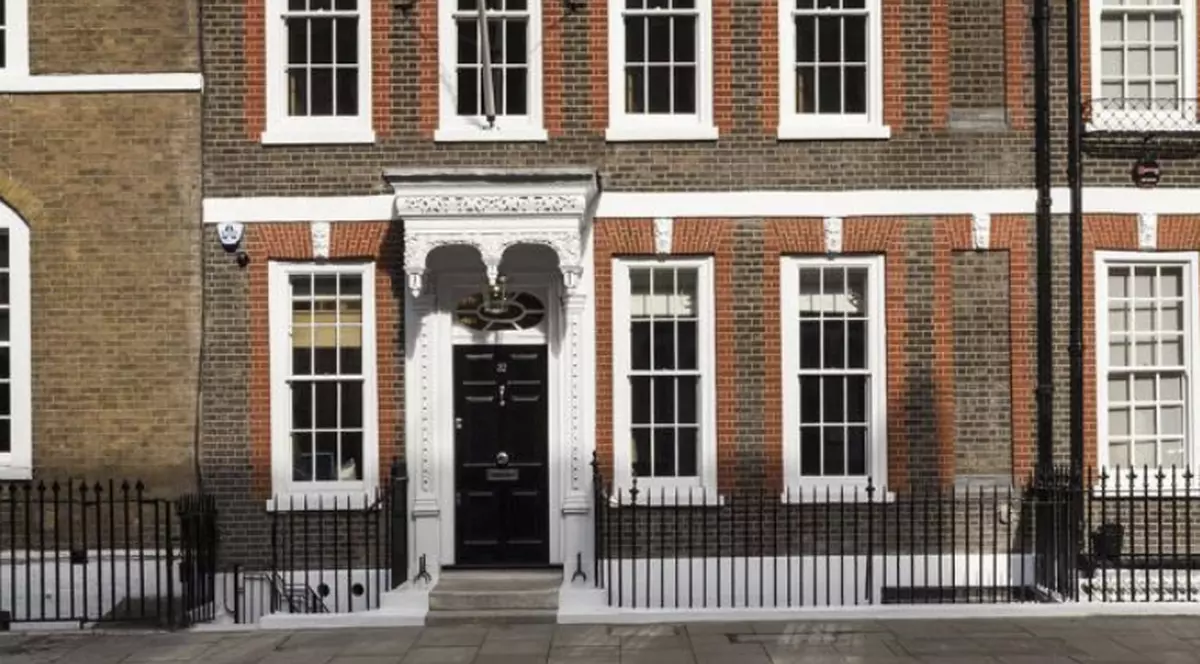 Un bărbat s-a trezit cu casa vândută după ce s-a întors de la muncă din altă țară. Ce i-au spus autoritățile