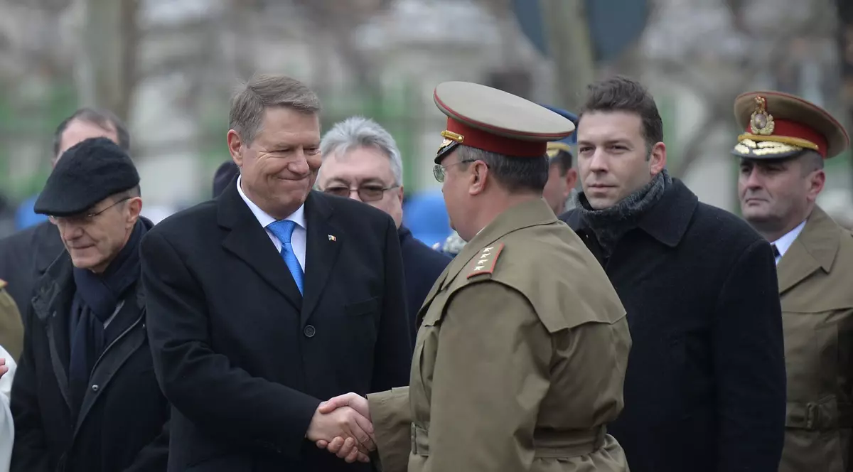 Adevărata miză a numirii ca premier a generalului Ciucă și de ce istoria nu va reține vizita lui Iohannis la piramide, ci altceva