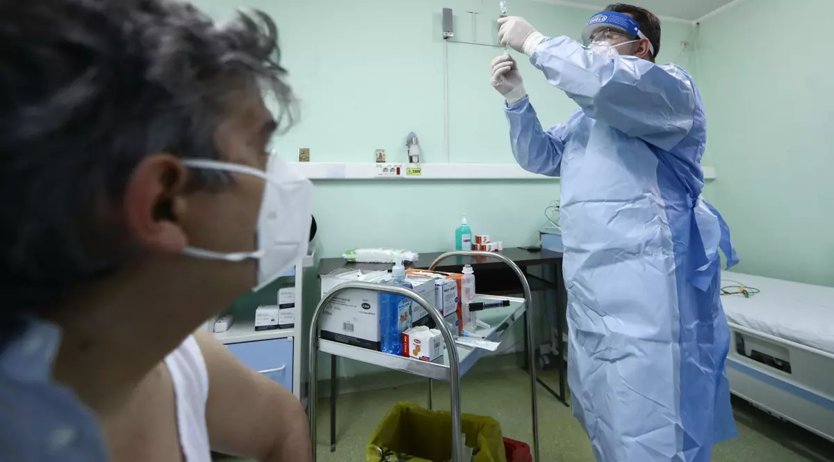 Proba că nu există „dușmani”. Aproape două milioane de români, care refuzaseră inițial vaccinarea, s-au imunizat în două luni