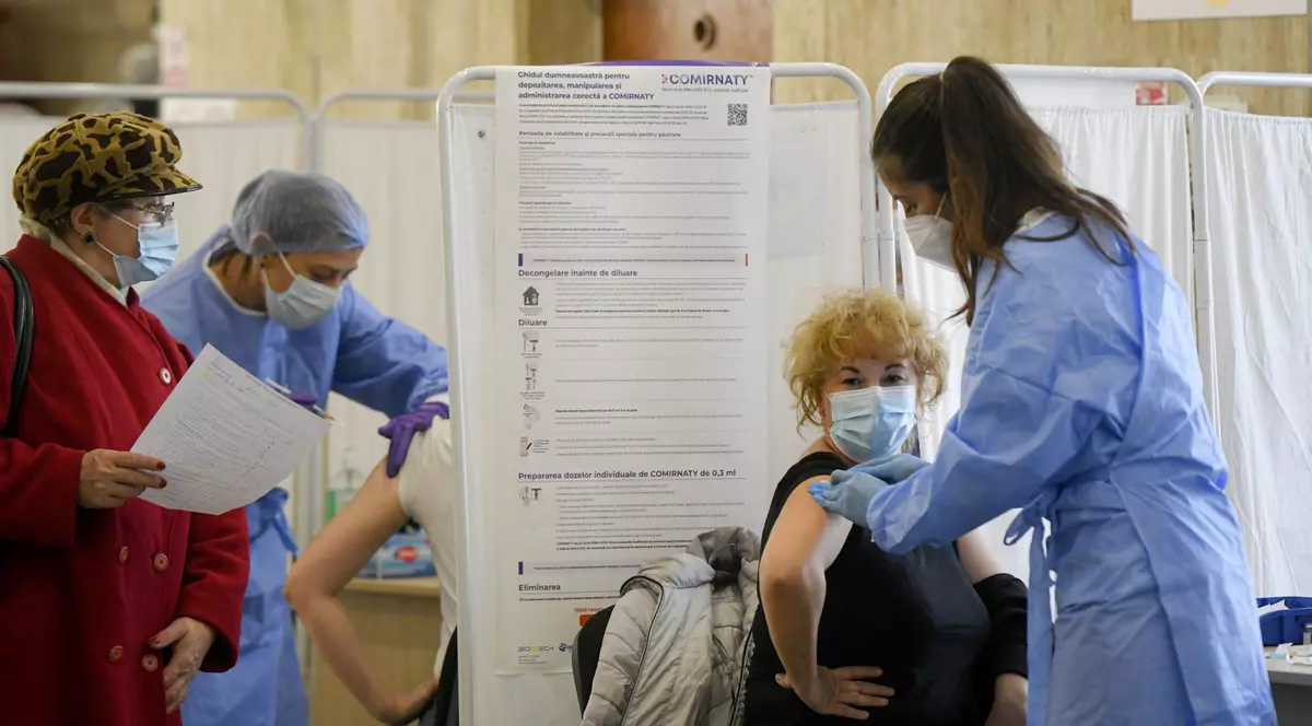 Puțin peste 4.500 de vaccinări anti-COVID cu prima doză, în ultimele 24 de ore