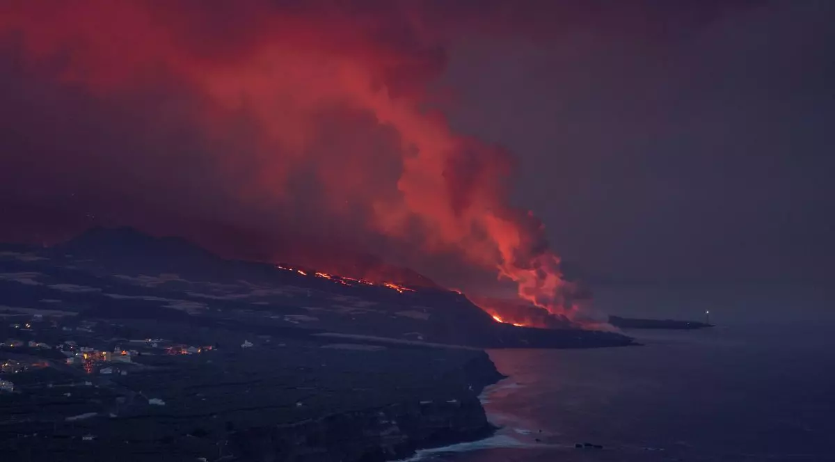 Vulcanul din La Palma a degajat, în două luni, o cantitate de dioxid de sulf cât toată Uniunea Europeană într-un an