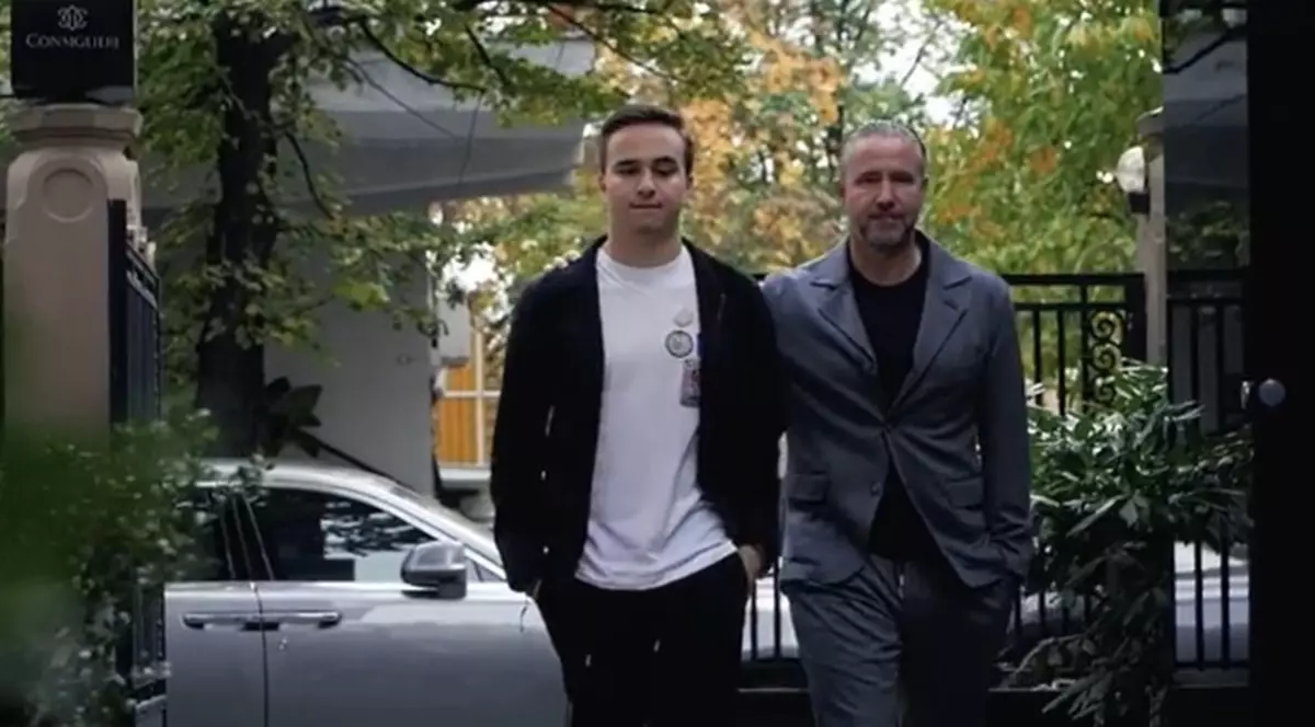Din ce face bani Laurențiu Reghecampf, după anunțul divorțului de Anamaria Prodan. Nu e preocupat doar de fotbal