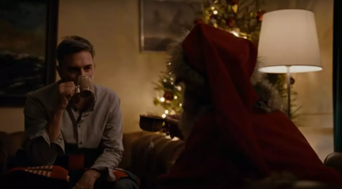 Moș Crăciun se îndrăgostește de un bărbat, într-o reclamă realizată de Poșta Norvegiei. Mesajul puternic de la final