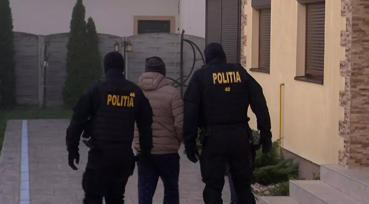 Doi asistenți maternali, acuzați că au exploatat patru copii luați în plasament. Ce îi puneau să facă