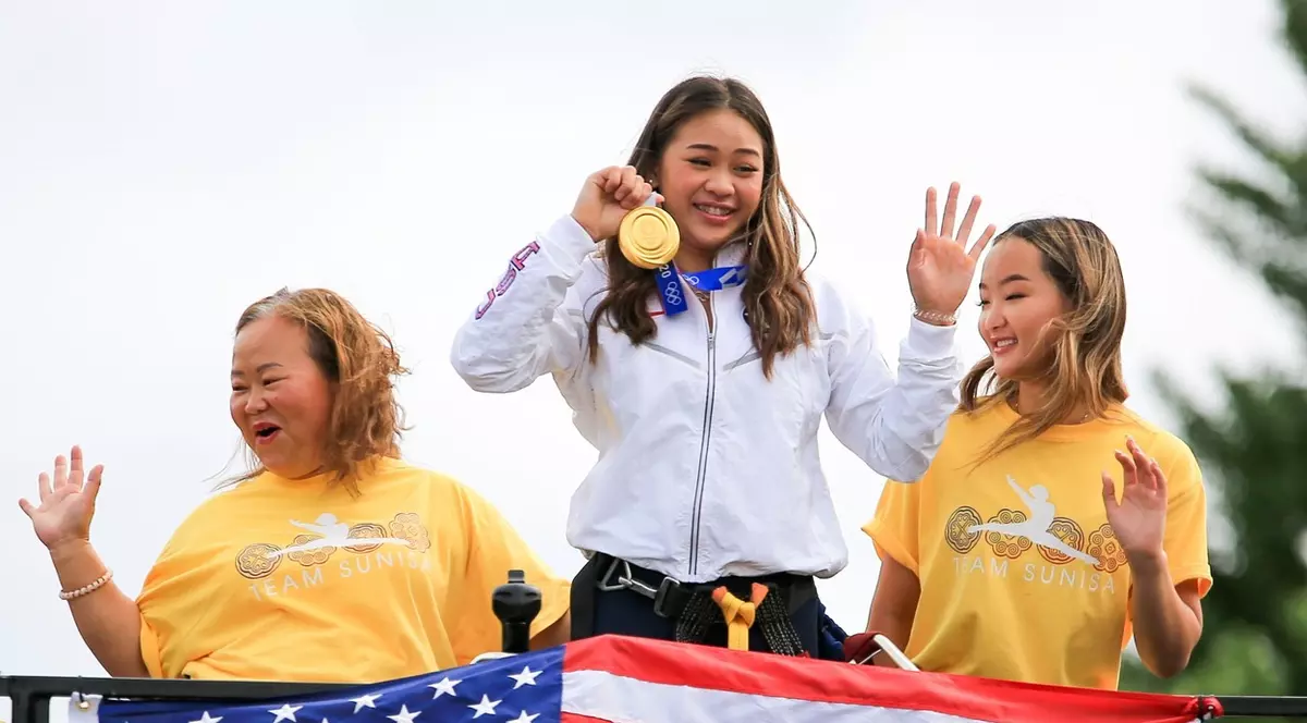 O campioană olimpică la gimnastică, victima unui atac rasist: „Am fost atacată cu un spray cu piper”